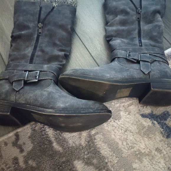 Brand new boots, size 7, never worn - Picture 1 of 2
